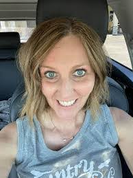 Sara Cuckler's Instagram, Twitter & Facebook