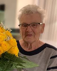 Mme Marguerite Pelland Lambert |