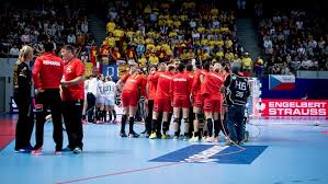 Echipa feminină de handbal a româniei este echipa națională care reprezintă românia în competițiile interțări oficiale sau amicale de handbal feminin. Cine Transmite La Tv Romania Norvegia Meciul De La Campionatului European De Handbal Feminin Stiri Directe