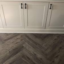 Lifeproof Take Home Sample Biscayne Oak Luxury Vinyl Flooring 4 In X 4 In 10 In 2020 Vinyl Flooring Bathroom Luxury Vinyl Flooring Kitchens Luxury Vinyl Flooring