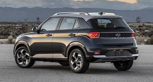 It is available in 18 variants and 7 colours. 2020 Hyundai Venue Rated At Up To 32 Mpg Combined By The Epa Carscoops