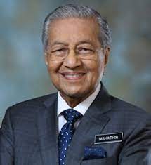 Namun tak disangka kesempatan itu akhirnya datang walau partai bentukannya, yamina, hanya memenangi. Senarai Perdana Menteri Malaysia
