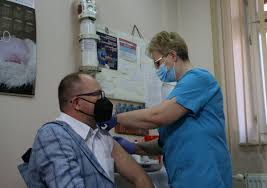 Niewywiązanie się z tego obowiązku może skutkować wyciągnięciem wobec rodziców odpowiedzialności prawnej. Pierwsze Szczepienia Przeciw Covid 19 Na Podkarpaciu Podkarpacki Urzad Wojewodzki W Rzeszowie