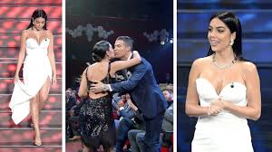 Vividora de la vida soñadora de los sueños. Cristiano Ronaldo Fiancee Georgina Rodriguez At Sanremo Music Festival Youtube