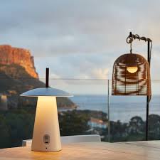 Codes promo, ventes flash, livraison offerte, trouvez le produit de vos rêves à prix réduit ! Lampe De Table Sans Fil En Aluminium Anse En Cuir Led Blanc Chaud Fungy H29cm