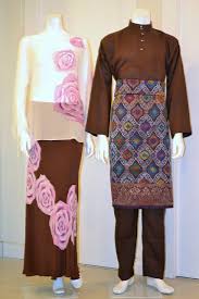 Sebagai kain dikenakan senjang atau cawol. 19 Model Terbaru Baju Melayu Warna Coklat