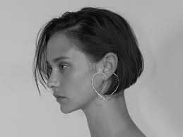 Kim Mee Hye's Heart-Shaped Earrings Make the Perfect Valentine's Day Gift