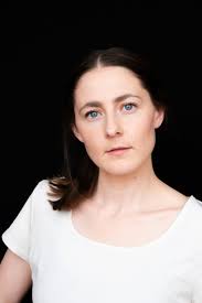 Det kjennest skumlare ut å gi ut bok enn å vere skodespelar