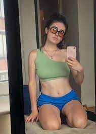 Rachel Sennott - Free pics, galleries & more at Babepedia