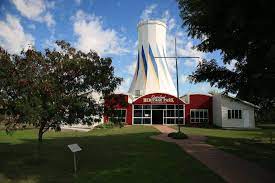 Senator stirling griff brought a motion to the senate to bring the #biloela family home for christmas. What To See And Do In Biloela Sandstone Wonders