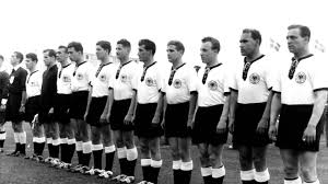 Aufgebot der französischen nationalmannschaft 2015. Wm Trikots Der Nationalmannschaft Bis Heute Zdfmediathek