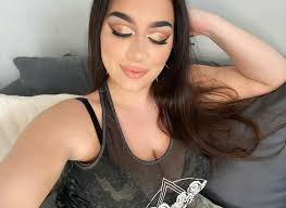 ROSEY Neutral Eyeshadow Palette 47% off Code: LPWWM9XX 6.88(Reg.12.98)