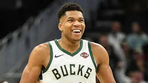 Young giannis and his older brother, thanasis antetokounmpo. Good Guy Giannis Antetokounmpo Makes Young Fan S Night Even Though He S Out With An Injury