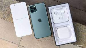 Unboxing Hands On Iphone 11 Pro Midnight Green Androbliz Uk In 2020 Iphone Iphone 11 New Iphone