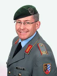 Das zentrum innere führung (zinfü) ist eine militärische dienststelle der bundeswehr zur schulung von zivilem und militärischem personal und forschung in fragen, welche die innere führung betreffen. Die Innere Fuhrung Ist Kein Selbstzweck Sie Ist Wichtig Fur Die Einsatzbereitschaft Der Bundeswehr Deutscher Bundeswehrverband