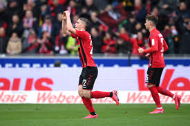 A német labdarúgó bundesligában szereplő sc freiburgban folytatja pályafutását sallai roland magyar válogatott szélső. Sallai Roland Beszeltem Pszichologussal A Profi Focihoz Ez Is Hozzatartozik Sporttv
