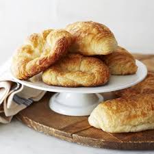 Gaston S Bakery Plain And Chocolate Croissants Set Of 15 Sur La Table In 2020 Chocolate Croissant Bakery Croissant Recipe
