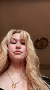 Sandy Flippo's Instagram, Twitter & Facebook