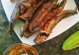 Ikan lele, cabe, tomat, timun, bawang Bagaimana Menyiapkan Pecel Lele Yang Enak Menu Resepi