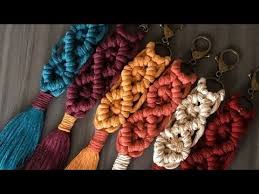 Makrome Anahtarlik Yapimi 2 Detayli Anlatim Diy Macrame Keychain Kendinyap Makrome Youtube Kendin Yap Ve El Sanatlari Elisi Fikirleri Orme Kalpler