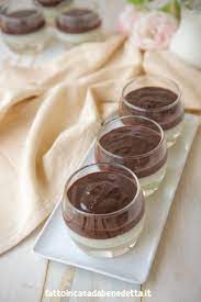 La ricetta facile e veloce con gin, soda, succo di limone e ghiaccio, ideale per un aperitivo estivo. Budino Bicolore Di Benedetta Ricette Cibo Ricette Dolci