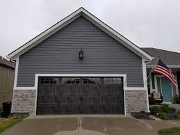 Of nashville, specializes in the fabrication and installation of custom wood garage doors. Faux Wood Garage Door With Windows Novocom Top