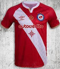 Su diseño recurre a la tradicional base roja con diagonal blanca. Camiseta Umbro De Argentinos Juniors 2020 21 Todo Sobre Camisetas