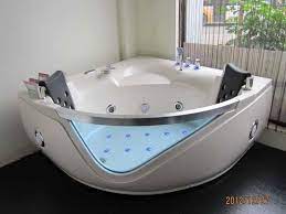 60 Bellissime Vasche Da Bagno Angolari Moderne Mondodesign It Bagno Vasca Da Bagno Idee Vasca Da Bagno