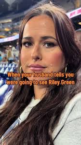 Riley Green: Acoustic Country Music Inspiration