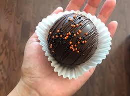 Jul 14, 2020 · in fact, drinks on the market actually have the same amount, if not much more, sugar than you would find in a hershey's chocolate bar, which contains 24 grams of added sugar. Where To Find Hot Chocolate Bombs Williamson Source