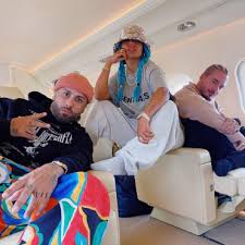 «poblado remix» es una canción de j balvin que sale oficialmente desde el 17 de junio de 2021 en todas las plataformas digitales con las colaboraciones de karol g y nicky jam , presentada y distribuida por. Yoylxzlggopv7m