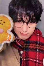 Engene we don't want Flowers We want KIM SUNOO!! 🍒