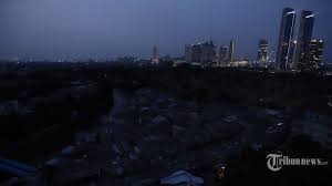 Apa yang harus dilakukan jika lampu los berkedip dan internet mati total? Jakarta Kembali Mati Lampu Hari Ini Apa Penyebabnya Tribun Jabar