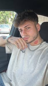 Andrea Salerno's Instagram, Twitter & Facebook