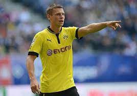 Lukasz piotr piszczek is a professional polish footballer who currently plays for the german club borussia dortmund and poland national football team. Borussia Renews Piszczek Until 2017 Marca Com English Version