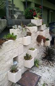 Jardineras de madera, jardineras de plástico, jardineras grandes… encuentra la tuya. 24 Ideas De Bloque De Concreto Jardineras De Ideas De Jardineria Decoraciones De Jardin Jardines