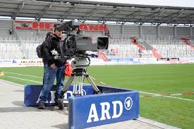 ⬢ kader, termine, spielplan, historie ⬢ wettbewerbe: Erfurt Gegen Halle Live Auf Mdr De Liga3 Online De