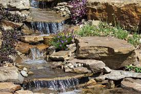 Wasserspiele für garten.nichts schafft besser eine entspannte atmosphäre als die wasserspiele im garten. Wasserspiele Im Garten Aus Naturstein Edelstahl 20 Ideen Bilder