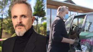 Este es el sitio oficial del artista español miguel bosé. Miguel Bose Hace La Compra Con Mascarilla Pese A Criticar Su Uso As Com
