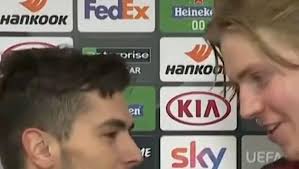 Jens petter hauge, 21, aus norwegen ac mailand, seit 2020 linksaußen marktwert: Brahim Che Fai Siparietto Con Hauge E La Tentata Intervista Video Pianeta Milan