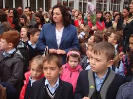 Școala de poliție 2020 sesiunea de admitere debutează în data de 10 ianuarie cu înscrierea candidaților și eliberarea legitimațiilor de. Bun Venit La ScoalÄƒ Pentru Elevii De La Scoala GeneralÄƒ Avram Iancu Din BistriÅ£a RÄƒsunetul