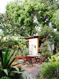 Erica Wagner And Craig Smith The Design Files Australia S Most Popular Design Blog Urban Garden Design Urban Garden Veggie Garden Design