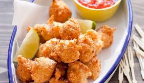 Recettes De Boulettes De Morue A L Antillaise Et Leur Sauce Epicee Recette Recettes Haitiennes Recette Boulette Recette