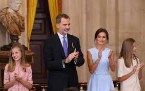 La princesa Leonor y la infanta Sofía acompañan a los reyes Felipe y Letizia