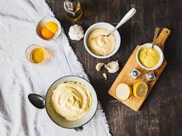 Modern aioli vs traditional aioli. Aioli Und Mayonnaise Blitzschnell Selber Machen