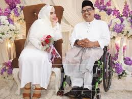 Cara itu memfasilitasi cinta memasuki hidup anda adalah melalui kemampuannya untuk membawa kesadaran anda ke tingkat yang lebih tinggi. Jodoh Selepas Setahun Terlantar Di Hospital