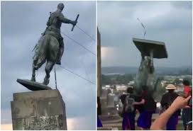 Academia colombiana de historia (1986), historia extensa de colombia (41 volúmenes). Video Indigenas Tumban Estatua De Sebastian De Belalcazar En Popayan La Fm