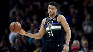 The third oldest of five to nigerian immigrants charles and veronica antetokounmpo, giannis comes from the quintessential basketball family. Nba Hacker Angriff Bei Giannis Antetokounmpo Von Den Milwaukee Bucks Eurosport