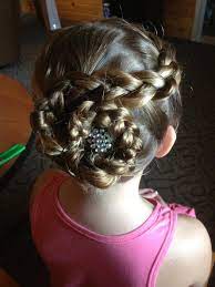 Junior Bridesmaid Or Flower Girl Hairstyle Love The Rhinestone A Clip Would Be So Easy To Junior Bridesmaid Hair Flower Girl Hairstyles Bridesmaid Hair Long