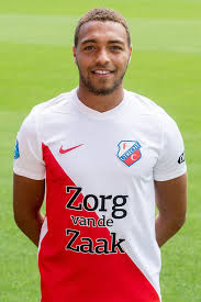 Cyriel kolawole dessers (born 8 december 1994) is a nigerian professional footballer who plays as a forward for feyenoord, on loan from genk. Cyriel Dessers Van Fc Utrecht Naar Heracles Transfer Talk Ad Nl